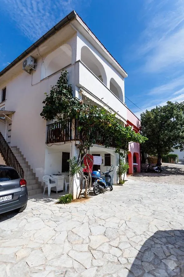 Apartment Iris & Elena Pinezići